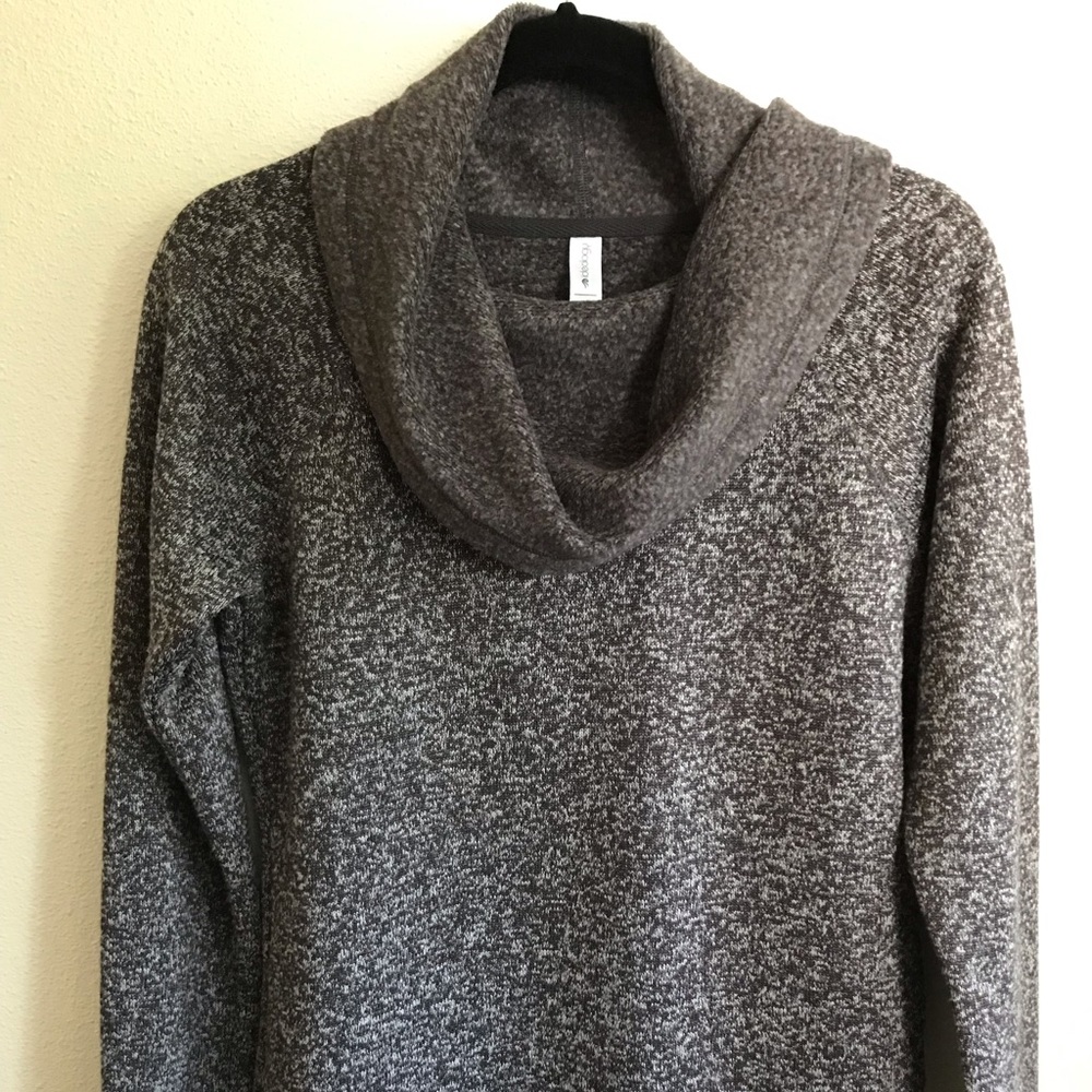 Pullover sweater